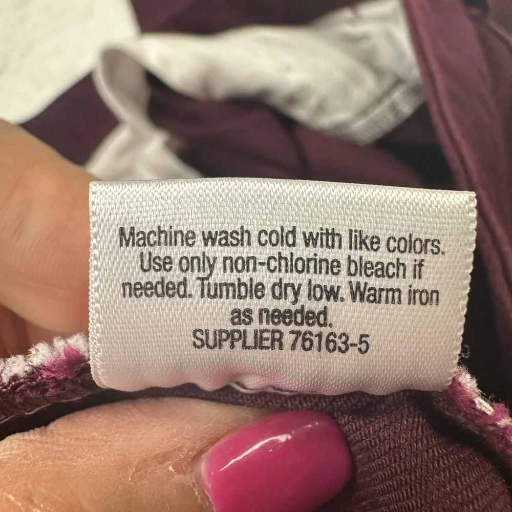 St John’s Bay straight leg Jean burgundy wine Size 10 petite - Picture 10 of 16